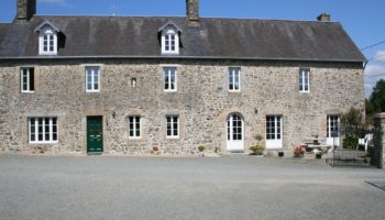 Fenêtres et porte d'entrée à Coutances dans la Manche