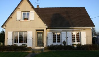 Fenêtres et porte d'entrée à Saint-lô dans la Manche