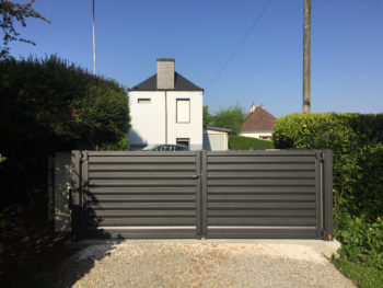 Portail aluminium à Vire dans le Calvados (14)